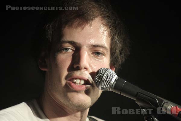 JEFFREY LEWIS AND THE JUNKYARD - 2009-05-10 - PARIS - La Maroquinerie - 